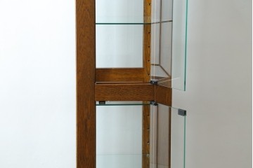 中古　美品　三越　カントリーハウス　Brugge(ブルージュ)　クラシカルな佇まいのステンドグラス入りのキャビネット　定価28万円　(R-081263)