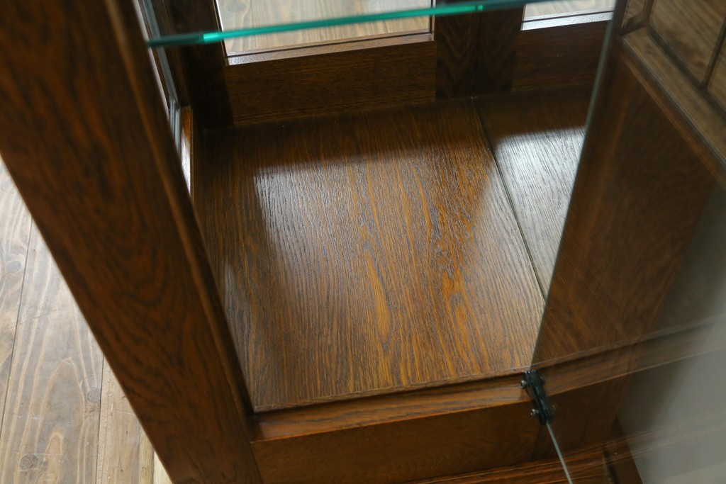 中古　美品　三越　カントリーハウス　Brugge(ブルージュ)　クラシカルな佇まいのステンドグラス入りのキャビネット　定価28万円　(R-081263)