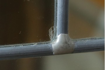 中古　美品　三越　カントリーハウス　Brugge(ブルージュ)　クラシカルな佇まいのステンドグラス入りのキャビネット　定価28万円　(R-081263)