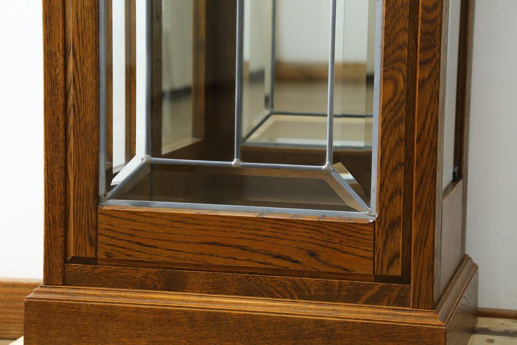 中古　美品　三越　カントリーハウス　Brugge(ブルージュ)　クラシカルな佇まいのステンドグラス入りのキャビネット　定価28万円　(R-081263)