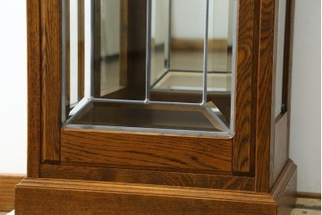 中古　美品　三越　カントリーハウス　Brugge(ブルージュ)　クラシカルな佇まいのステンドグラス入りのキャビネット　定価28万円　(R-081263)