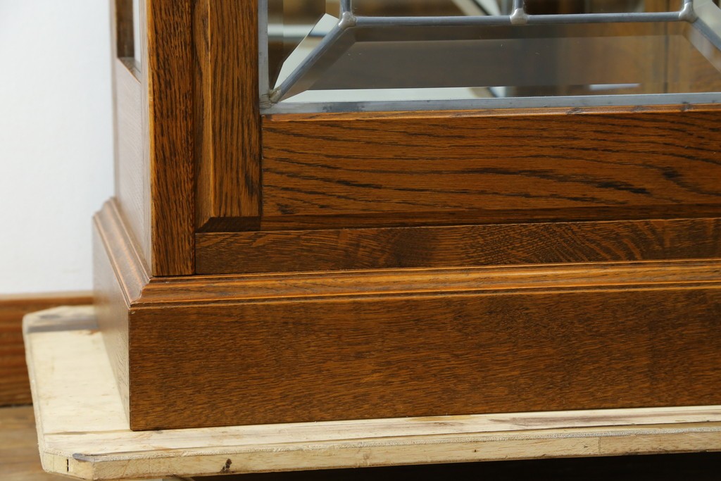 中古　美品　三越　カントリーハウス　Brugge(ブルージュ)　クラシカルな佇まいのステンドグラス入りのキャビネット　定価28万円　(R-081263)