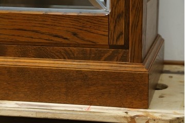 中古　美品　三越　カントリーハウス　Brugge(ブルージュ)　クラシカルな佇まいのステンドグラス入りのキャビネット　定価28万円　(R-081263)