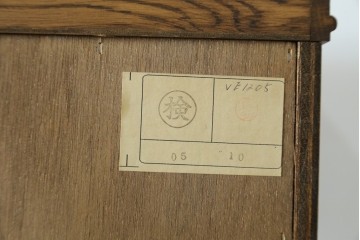 中古　美品　三越　カントリーハウス　Brugge(ブルージュ)　クラシカルな佇まいのステンドグラス入りのキャビネット　定価28万円　(R-081263)