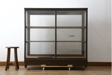 和製アンティーク　上手物!!　栗(クリ)材　作りの良い細身のフレームが上品な木枠のガラスケース(Gケース、ショーケース、ディスプレイケース、コレクションケース、サイドキャビネット、飾り棚、陳列棚、店舗什器)(R-081264)