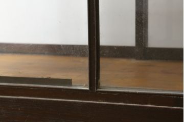 和製アンティーク　上手物!!　栗(クリ)材　作りの良い細身のフレームが上品な木枠のガラスケース(Gケース、ショーケース、ディスプレイケース、コレクションケース、サイドキャビネット、飾り棚、陳列棚、店舗什器)(R-081264)