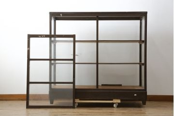 和製アンティーク　上手物!!　栗(クリ)材　作りの良い細身のフレームが上品な木枠のガラスケース(Gケース、ショーケース、ディスプレイケース、コレクションケース、サイドキャビネット、飾り棚、陳列棚、店舗什器)(R-081264)