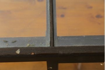 和製アンティーク　上手物!!　栗(クリ)材　作りの良い細身のフレームが上品な木枠のガラスケース(Gケース、ショーケース、ディスプレイケース、コレクションケース、サイドキャビネット、飾り棚、陳列棚、店舗什器)(R-081264)
