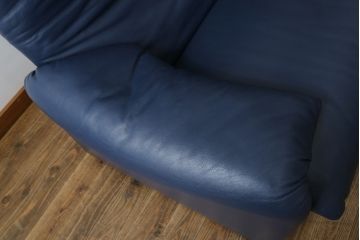 中古　美品　Cassina(カッシーナ)　MARALUNGA(マラルンガ) 　675　本革(レザー)　高級感ある佇まいが目を惹く2人掛けワイドソファ(二人掛け、2P、2.5人掛け、アームソファ)(定価約212万円)(R-081265)