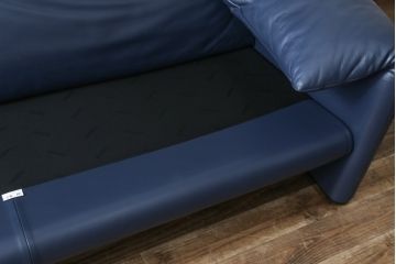 中古　美品　Cassina(カッシーナ)　MARALUNGA(マラルンガ) 　675　本革(レザー)　高級感ある佇まいが目を惹く2人掛けワイドソファ(二人掛け、2P、2.5人掛け、アームソファ)(定価約212万円)(R-081265)
