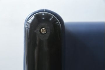 中古　美品　Cassina(カッシーナ)　MARALUNGA(マラルンガ) 　675　本革(レザー)　高級感ある佇まいが目を惹く2人掛けワイドソファ(二人掛け、2P、2.5人掛け、アームソファ)(定価約212万円)(R-081265)