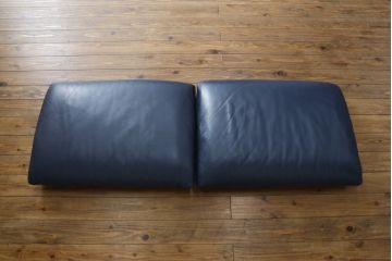 中古　美品　Cassina(カッシーナ)　MARALUNGA(マラルンガ) 　675　本革(レザー)　高級感ある佇まいが目を惹く2人掛けワイドソファ(二人掛け、2P、2.5人掛け、アームソファ)(定価約212万円)(R-081265)