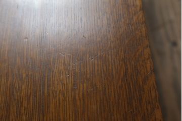 中古　美品!!　アメリカ　Stickley(スティックレー、スティックレイ)　89-757　洗練されたデザインが目を引くカクテルテーブル(Cocktail Table、リビングテーブル、センターテーブル、ローテーブル)(定価約48万円)(R-081266)