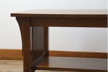 中古　美品!!　アメリカ　Stickley(スティックレー、スティックレイ)　89-757　洗練されたデザインが目を引くカクテルテーブル(Cocktail Table、リビングテーブル、センターテーブル、ローテーブル)(定価約48万円)(R-081266)