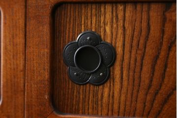 中古　岩谷堂箪笥　上質な和の空間づくりにおすすめな茶箪笥(違い棚、飾り棚、茶棚、収納棚、戸棚、キャビネット)(R-081268)