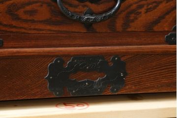 中古　岩谷堂箪笥　上質な和の空間づくりにおすすめな茶箪笥(違い棚、飾り棚、茶棚、収納棚、戸棚、キャビネット)(R-081268)