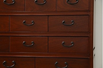 和製ビンテージ　高級品!!　総花梨(カリン)材　内部桐材　収納力抜群な引き出し38杯の小物箪笥　(R-081270)