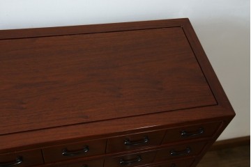 和製ビンテージ　高級品!!　総花梨(カリン)材　内部桐材　収納力抜群な引き出し38杯の小物箪笥　(R-081270)