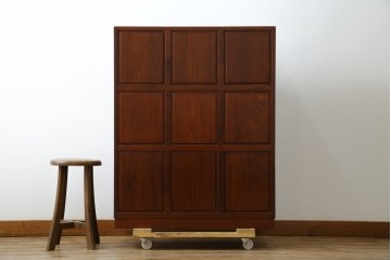 和製ビンテージ　高級品!!　総花梨(カリン)材　内部桐材　収納力抜群な引き出し38杯の小物箪笥　(R-081270)