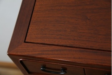 和製ビンテージ　高級品!!　総花梨(カリン)材　内部桐材　収納力抜群な引き出し38杯の小物箪笥　(R-081270)