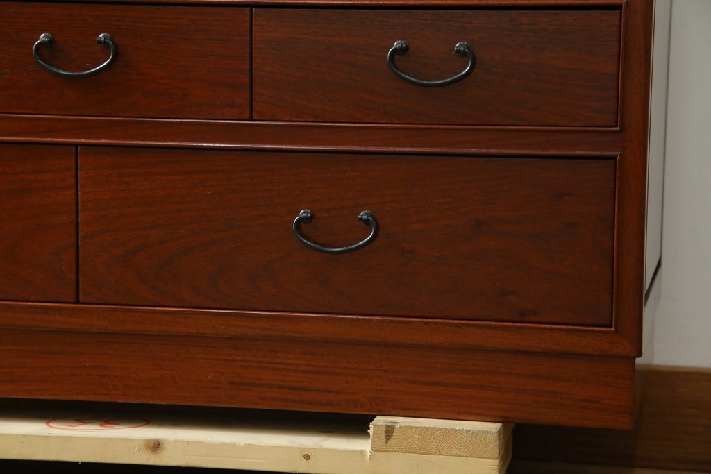 和製ビンテージ　高級品!!　総花梨(カリン)材　内部桐材　収納力抜群な引き出し38杯の小物箪笥　(R-081270)