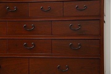 和製ビンテージ　高級品!!　総花梨(カリン)材　内部桐材　収納力抜群な引き出し38杯の小物箪笥　(R-081270)