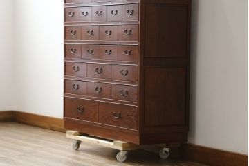 和製ビンテージ　高級品!!　総花梨(カリン)材　内部桐材　収納力抜群な引き出し38杯の小物箪笥(チェスト、収納箪笥、引き出し、ヴィンテージ)(R-081270)