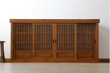 中古　美品　最高級　総欅(ケヤキ)材　無垢　四枚引き戸　上質な和の空間を演出する水屋箪笥サイドボード(食器棚、収納棚、戸棚、カップボード、サイドキャビネット)(R-081274)