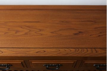 中古　美品　最高級　総欅(ケヤキ)材　無垢　四枚引き戸　上質な和の空間を演出する水屋箪笥サイドボード(食器棚、収納棚、戸棚、カップボード、サイドキャビネット)(R-081275)