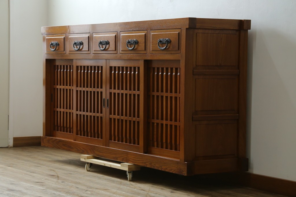 中古　美品　最高級　総欅(ケヤキ)材　無垢　四枚引き戸　水屋箪笥下段　上質な和の空間を演出するサイドボード　(R-081275)