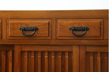 中古　美品　最高級　総欅(ケヤキ)材　無垢　四枚引き戸　水屋箪笥下段　上質な和の空間を演出するサイドボード　(R-081275)