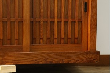 中古　美品　最高級　総欅(ケヤキ)材　無垢　四枚引き戸　水屋箪笥下段　上質な和の空間を演出するサイドボード　(R-081275)
