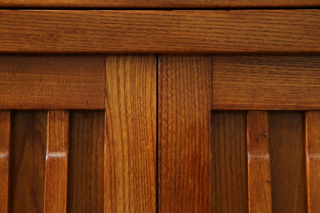 中古　美品　最高級　総欅(ケヤキ)材　無垢　四枚引き戸　水屋箪笥下段　上質な和の空間を演出するサイドボード　(R-081275)