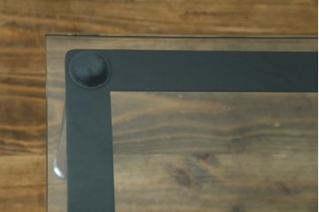 中古　Cassina(カッシーナ)　ル・コルビュジエ(Le Corbusier)　10 TABLE EN TUBE(ターブル アン テューブ)　LC10　スタイリッシュな佇まいが魅力的なガラスのローテーブル　定価約87万円　(R-081276)