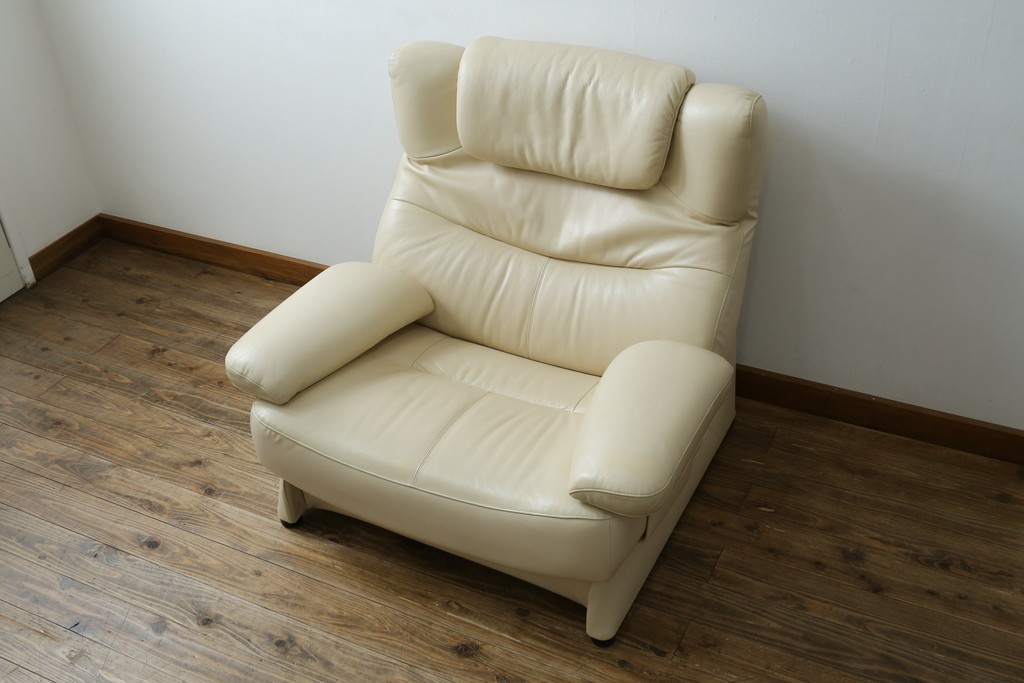 中古　美品!!　カリモク家具(karimoku)　ZU42モデル　贅沢なくつろぎのひとときにおすすめの肘掛椅子ロング　定価約23万円　(R-081277)