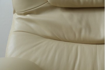 中古　美品!!　カリモク家具(karimoku)　ZU42モデル　贅沢なくつろぎのひとときにおすすめの肘掛椅子ロング　定価約23万円　(R-081277)