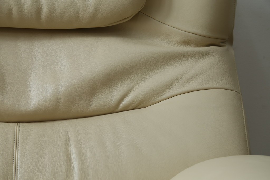 中古　美品!!　カリモク家具(karimoku)　ZU42モデル　贅沢なくつろぎのひとときにおすすめの肘掛椅子ロング　定価約23万円　(R-081277)