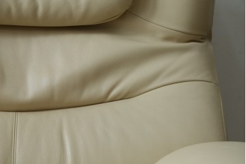 中古　美品!!　カリモク家具(karimoku)　ZU42モデル　贅沢なくつろぎのひとときにおすすめの肘掛椅子ロング　定価約23万円　(R-081277)