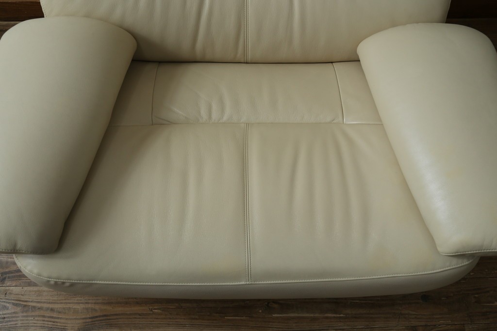 中古　美品!!　カリモク家具(karimoku)　ZU42モデル　贅沢なくつろぎのひとときにおすすめの肘掛椅子ロング　定価約23万円　(R-081277)