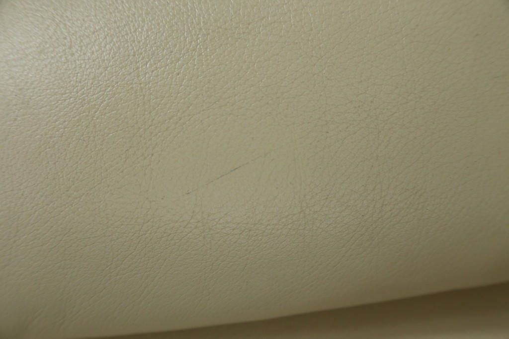 中古　美品!!　カリモク家具(karimoku)　ZU42モデル　贅沢なくつろぎのひとときにおすすめの肘掛椅子ロング　定価約23万円　(R-081277)