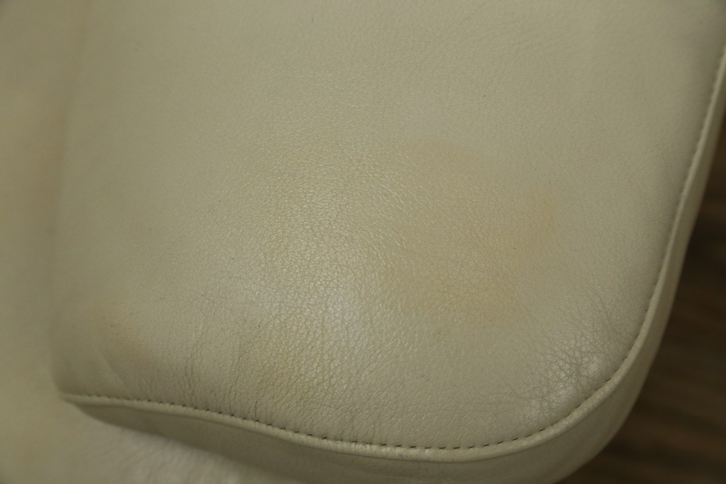 中古　美品!!　カリモク家具(karimoku)　ZU42モデル　贅沢なくつろぎのひとときにおすすめの肘掛椅子ロング　定価約23万円　(R-081277)