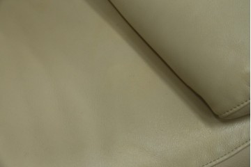 中古　美品!!　カリモク家具(karimoku)　ZU42モデル　贅沢なくつろぎのひとときにおすすめの肘掛椅子ロング　定価約23万円　(R-081277)