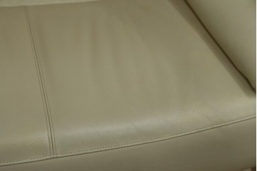 中古　美品!!　カリモク家具(karimoku)　ZU42モデル　贅沢なくつろぎのひとときにおすすめの肘掛椅子ロング　定価約23万円　(R-081277)