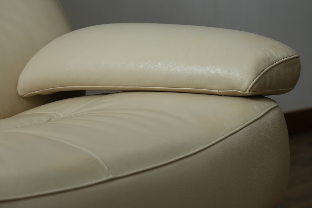 中古　美品!!　カリモク家具(karimoku)　ZU42モデル　贅沢なくつろぎのひとときにおすすめの肘掛椅子ロング　定価約23万円　(R-081277)