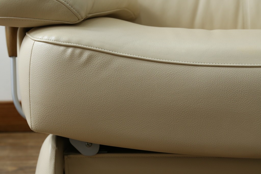 中古　美品!!　カリモク家具(karimoku)　ZU42モデル　贅沢なくつろぎのひとときにおすすめの肘掛椅子ロング　定価約23万円　(R-081277)