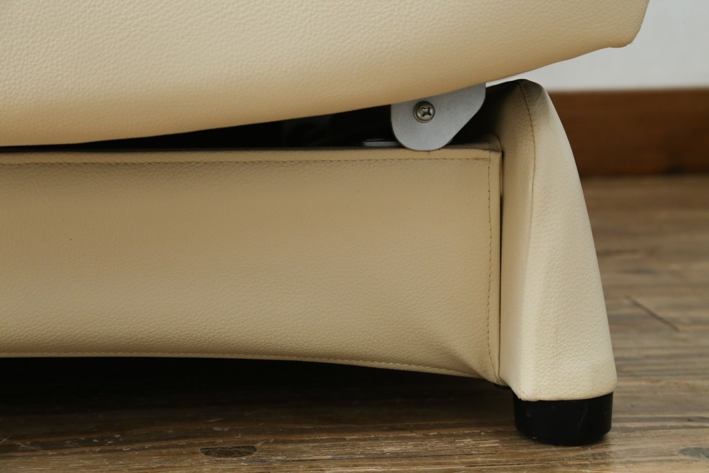 中古　美品!!　カリモク家具(karimoku)　ZU42モデル　贅沢なくつろぎのひとときにおすすめの肘掛椅子ロング　定価約23万円　(R-081277)