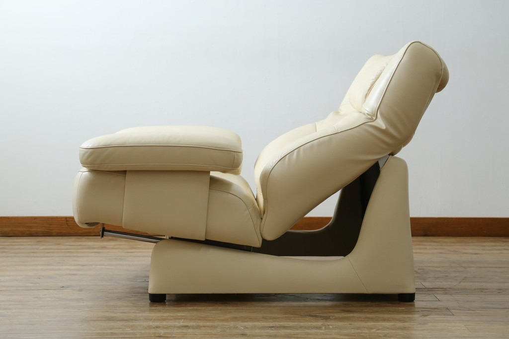 中古　美品!!　カリモク家具(karimoku)　ZU42モデル　贅沢なくつろぎのひとときにおすすめの肘掛椅子ロング　定価約23万円　(R-081277)