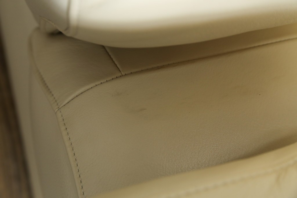 中古　美品!!　カリモク家具(karimoku)　ZU42モデル　贅沢なくつろぎのひとときにおすすめの肘掛椅子ロング　定価約23万円　(R-081277)