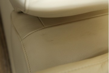 中古　美品!!　カリモク家具(karimoku)　ZU42モデル　贅沢なくつろぎのひとときにおすすめの肘掛椅子ロング　定価約23万円　(R-081277)