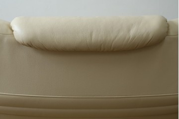 中古　美品!!　カリモク家具(karimoku)　ZU42モデル　贅沢なくつろぎのひとときにおすすめの肘掛椅子ロング　定価約23万円　(R-081277)